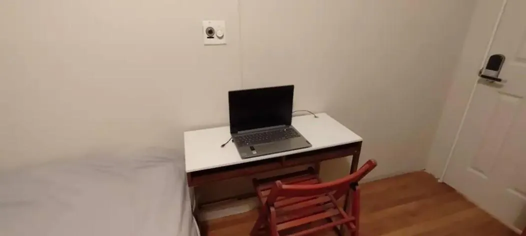 Ground Floor Williamsburg Private Bedroom Near Subway Нью-Йорк Проживание в семье